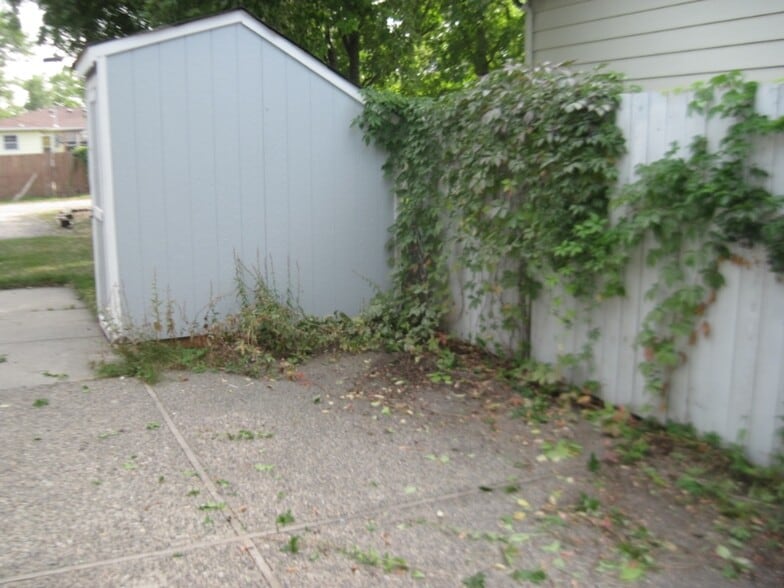 Building Photo - 618 Avenue E