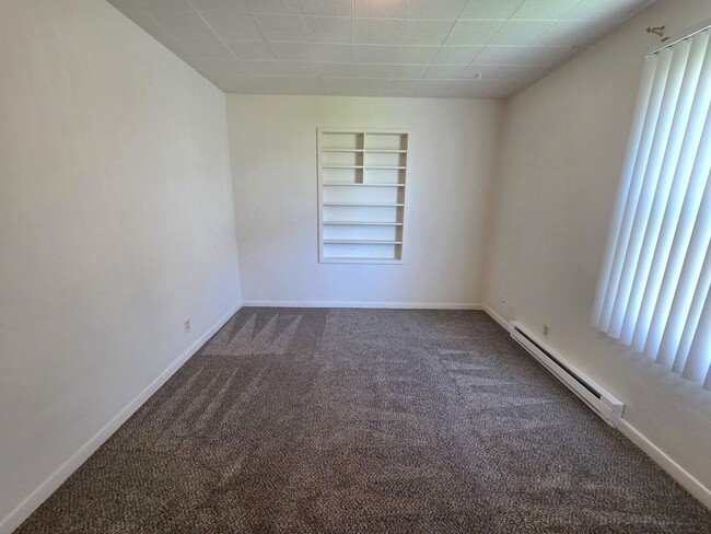 Building Photo - Charming three bedroom/one bath Medford Home | Available Now!