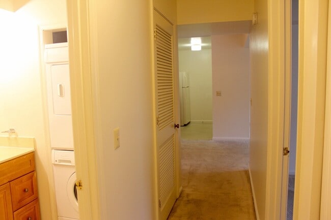 Building Photo - 1034 Blue Ridge Dr