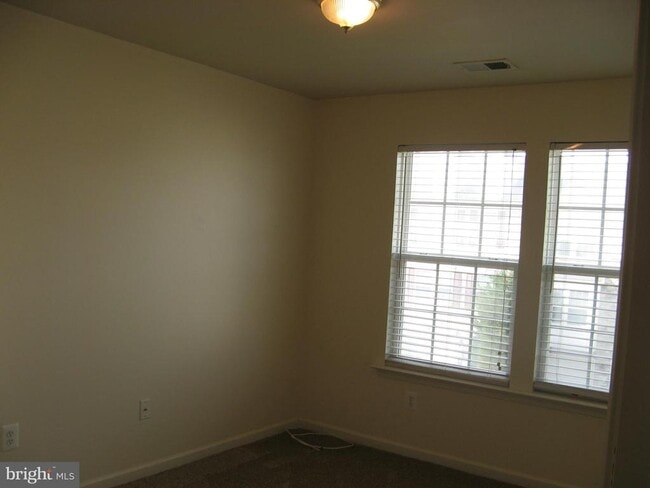 Building Photo - 108 Monticello Square