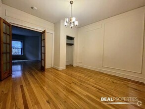 Building Photo - 1 bedroom in EVANSTON IL 60202