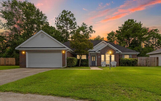 Building Photo - Four Bedroom in West Mobile