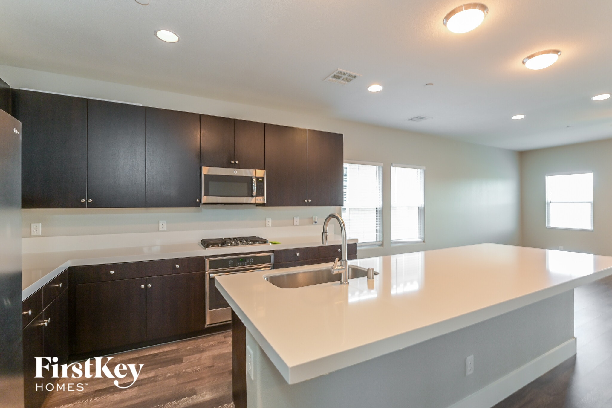 Building Photo - 868 N Water St