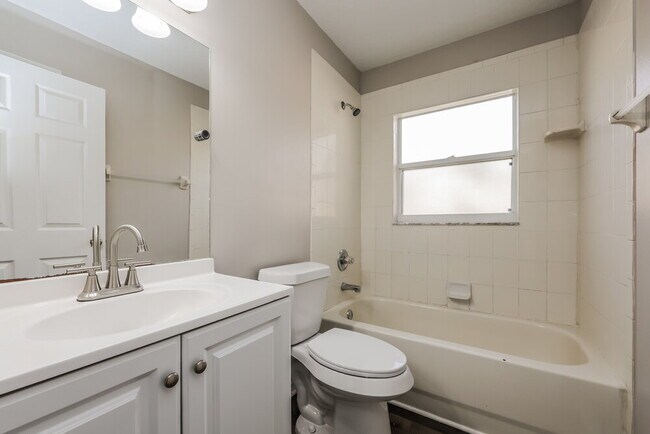 Building Photo - 1204 Pongo Ln