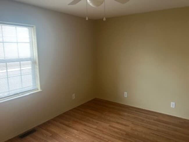 Building Photo - 3 bedroom, 1 bath house (pictures coming soon)