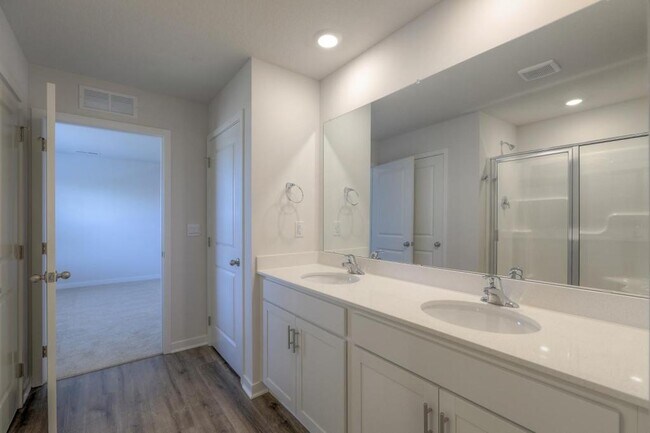 Building Photo - 1611 Maci St