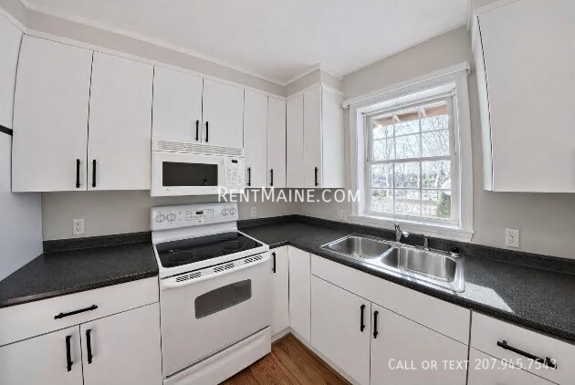 Building Photo - 33 Burleigh Rd
