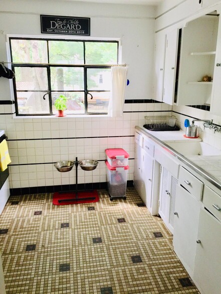 Kitchen - 1614 Ferndale Pl