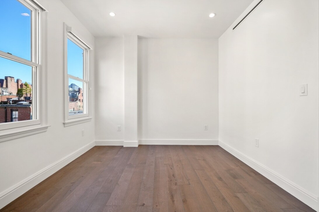 Building Photo - 537 Boylston St