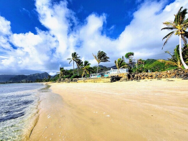 Building Photo - Luxe Beach Retreat in Hauula, Oahu's North Shore, with Private Beach