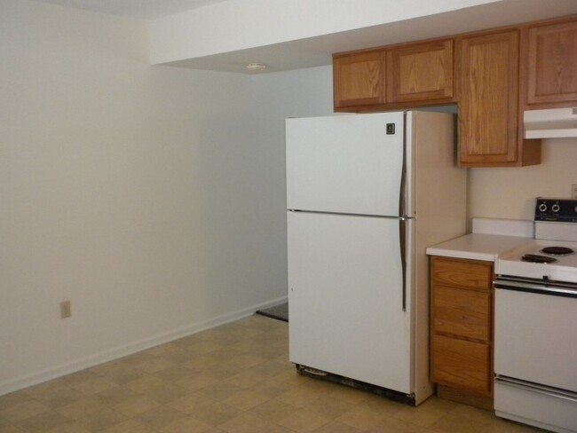 Building Photo - 4819 Meadow Lark Ln
