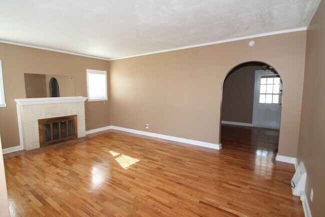 Building Photo - No longer accepting Applications after 10/...