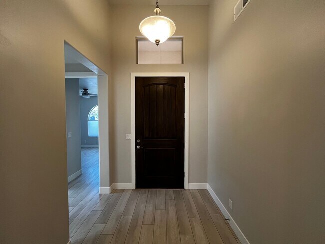 Building Photo - ADORABLE HOME IN BRIO FOR RENT!