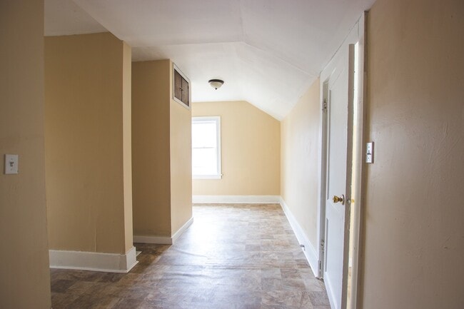 Building Photo - 1163 4th St