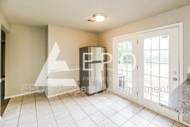 Building Photo - 5009 Brookdale Dr
