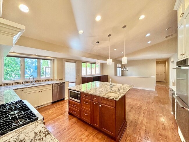 Building Photo - Great Home For Rent