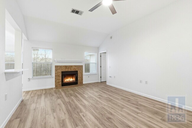 Building Photo - 606 Colonial Park Blvd