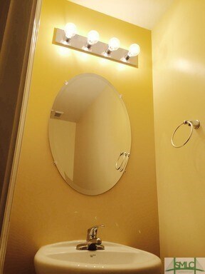 Building Photo - 66 Lake Shore Blvd