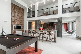 Building Photo - 1930 Kingsley Dr