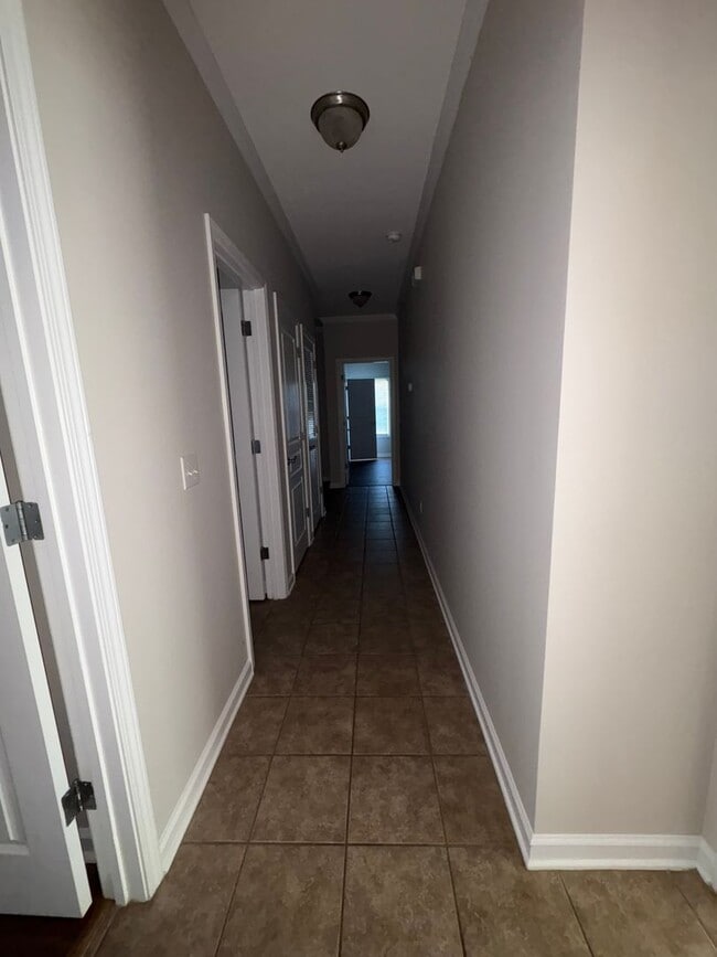 Building Photo - Cotton Creek!!!