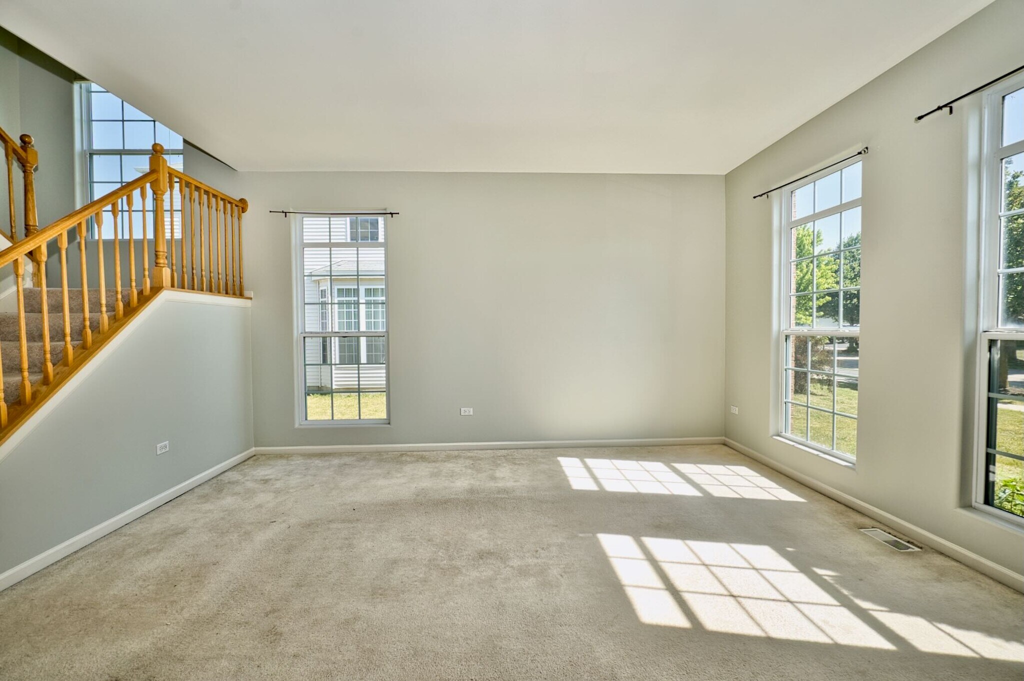 Building Photo - 447 Cardinal Ln