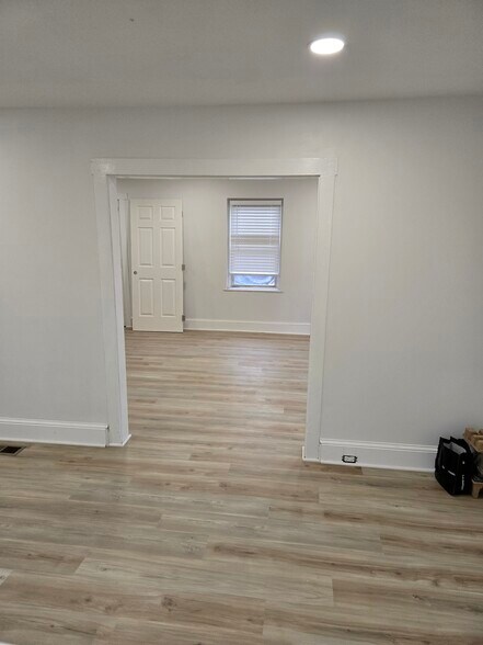 Living Room - 1414 Willison St