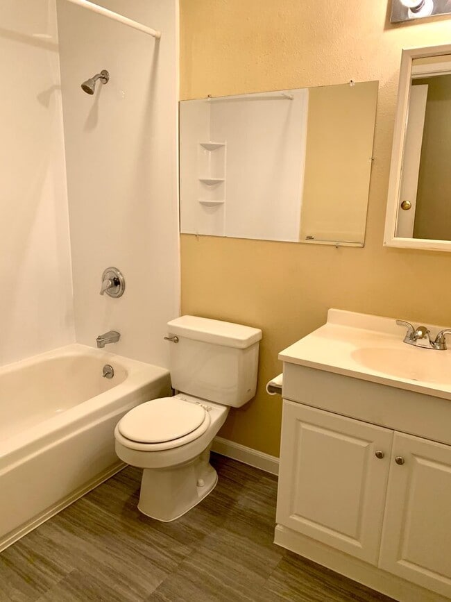 Building Photo - Capitol Hill Condo