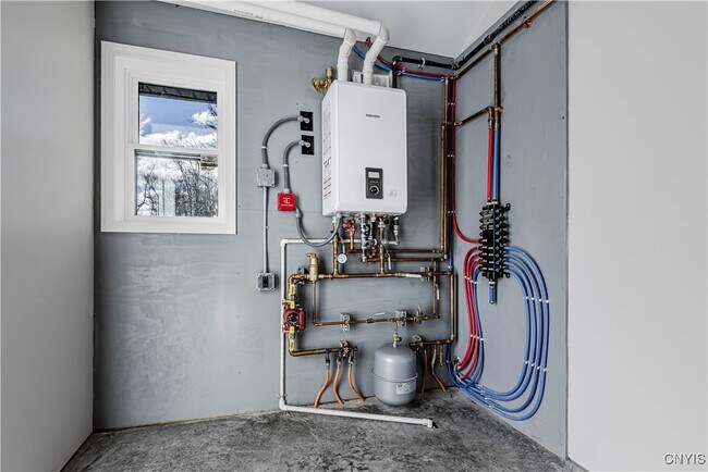 Building Photo - 118a Kirkland Ave