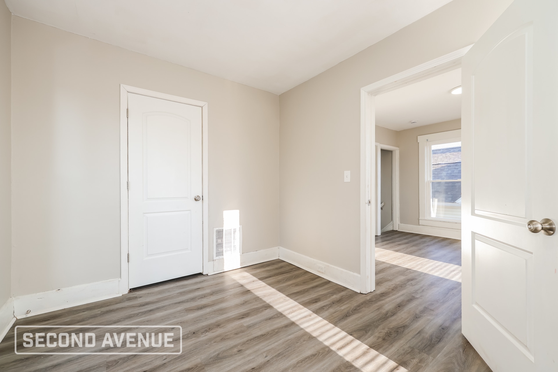 Building Photo - 4833 Greenwood Terrace