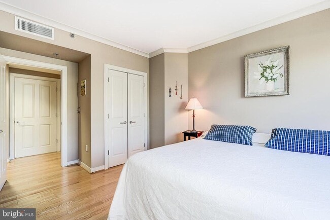 Building Photo - 777 7th St NW