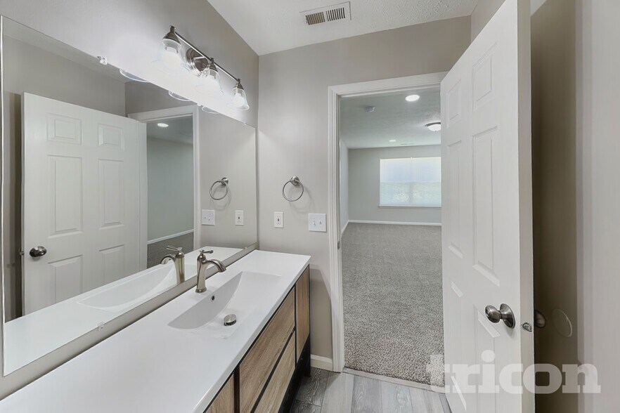 Building Photo - 176 Heartwood Hill