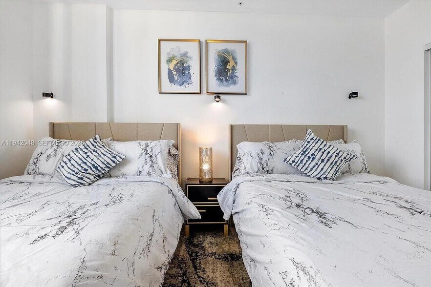 Building Photo - 133 NE 2nd Ave