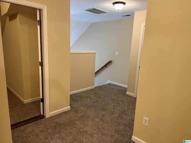 Building Photo - 2280 Ridgemont Dr