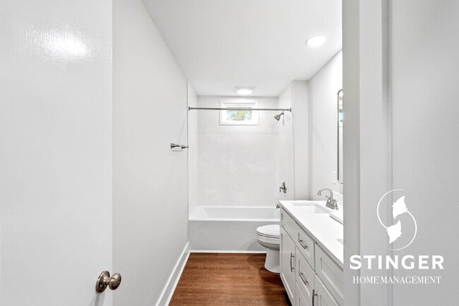 Building Photo - 607 Greenway Ct