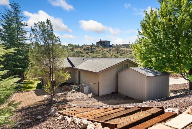 Building Photo - Charming 3 Bedroom + Bonus Room in Eagle R...