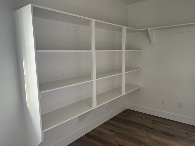 Building Photo - BRAND NEW 4 Bed, 2.5 bath home in Rexburg ...