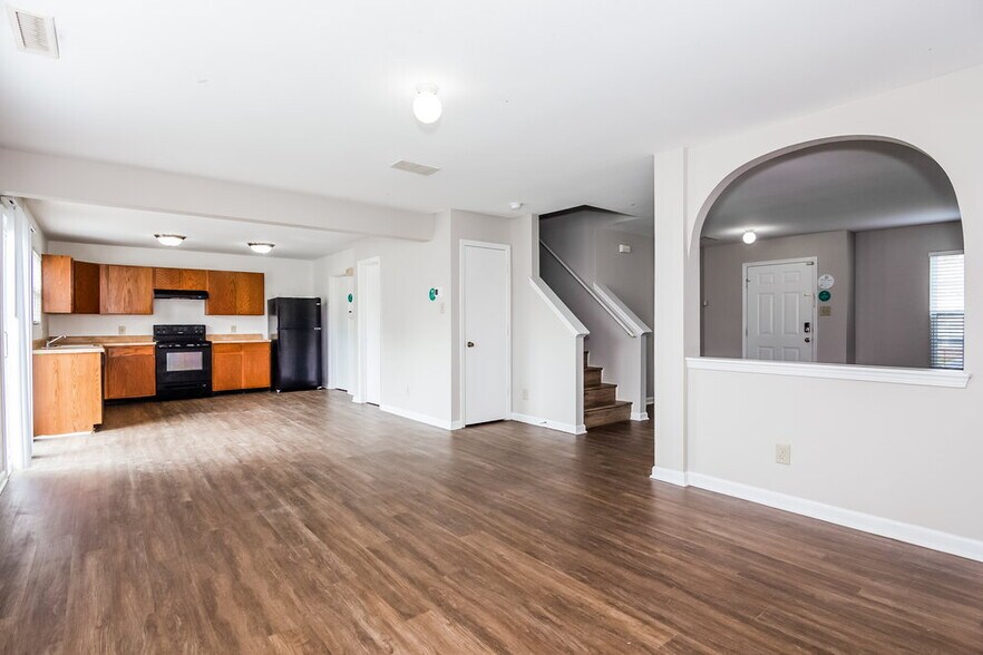 Building Photo - 1605 Bray Dr