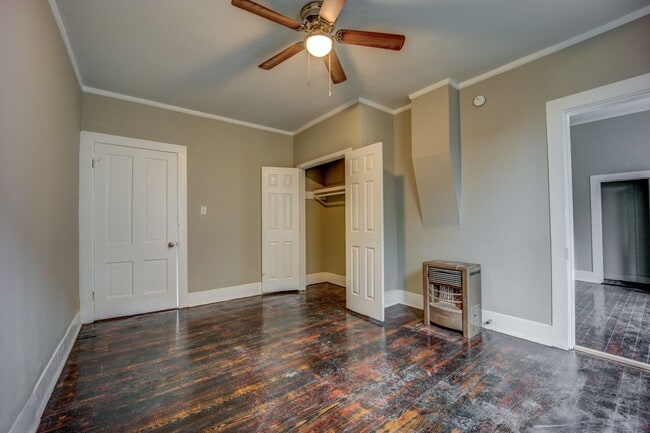 Building Photo - Freshly Updated 4 Bedroom Home