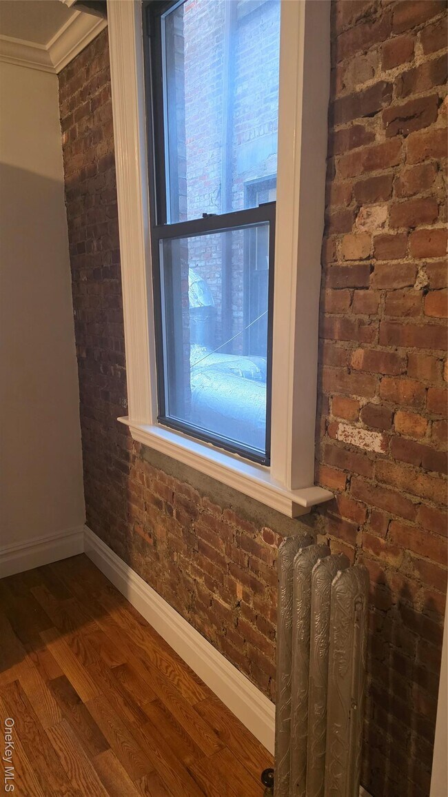 Building Photo - 3 Main St