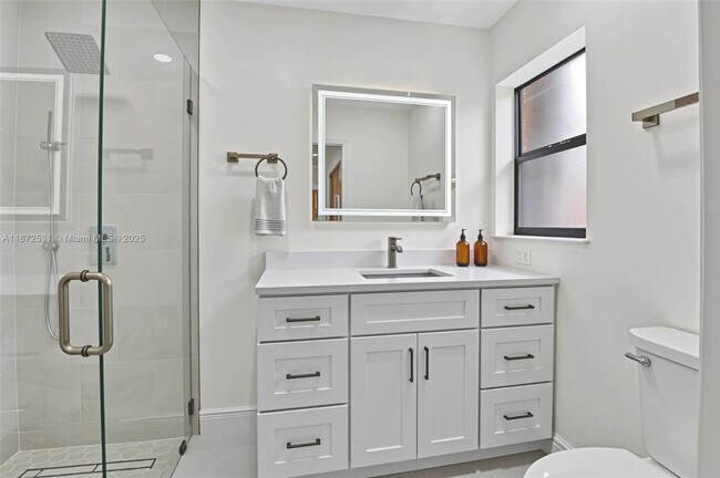 Building Photo - 9581 El Clair Ranch Rd