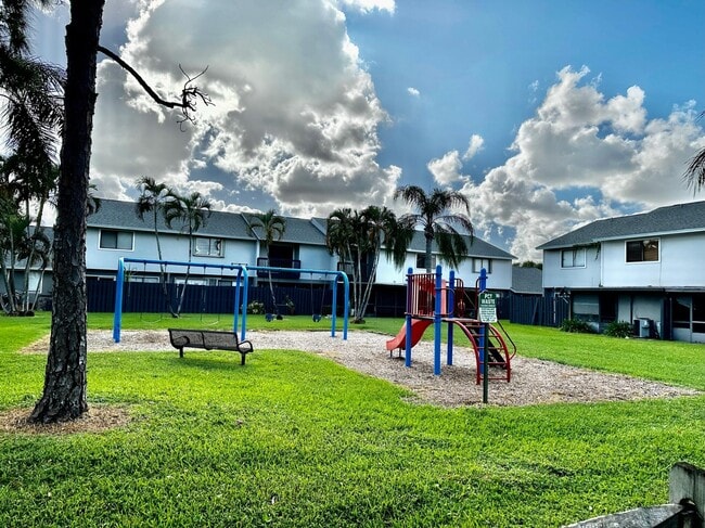 Building Photo - 5704 Channel Dr