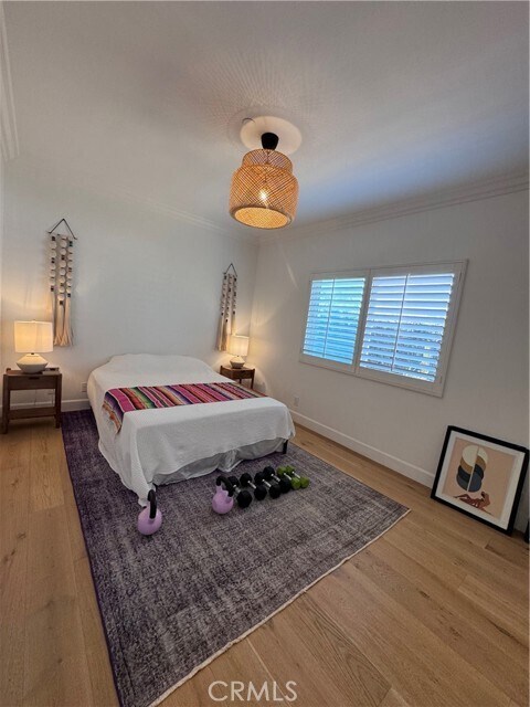 Building Photo - 2553 Santa Ana Ave