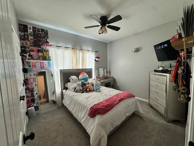 Building Photo - 405 NW 13th St