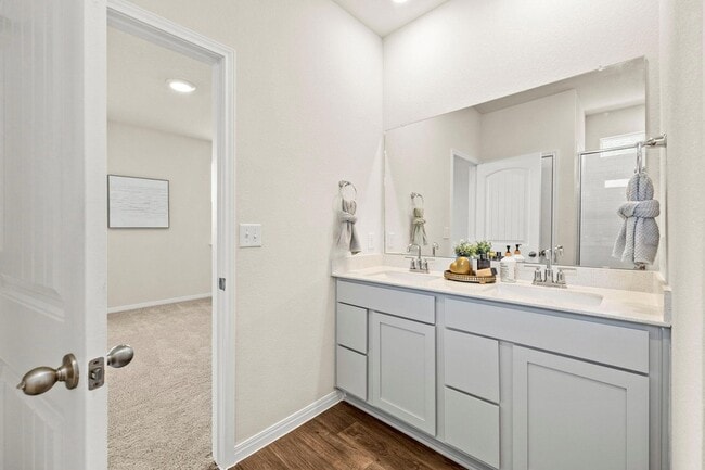 Building Photo - 121 Brody Ln