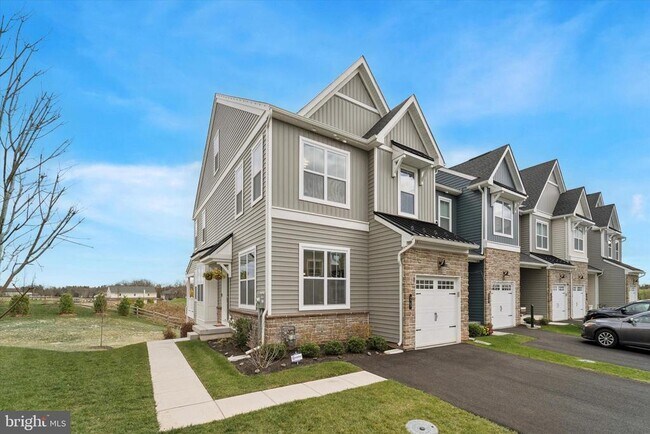 Building Photo - 25 Copper Ct