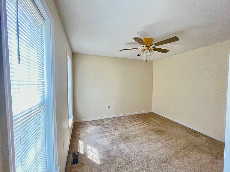 Building Photo - 3730 Carrie Ridge Ct