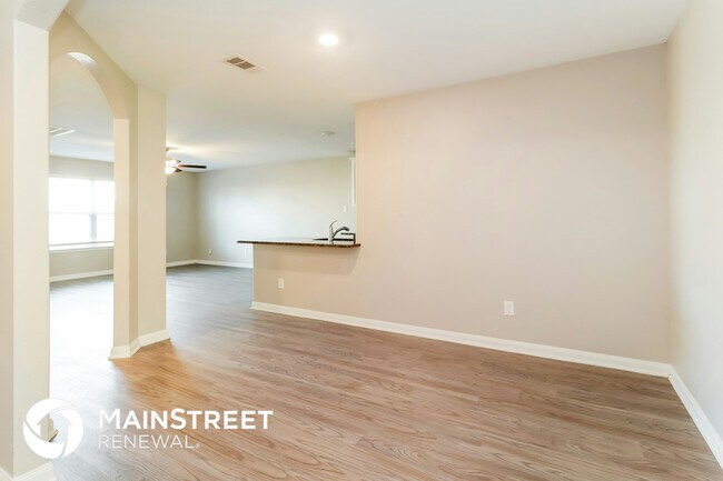 Building Photo - 23014 Bellini Dr