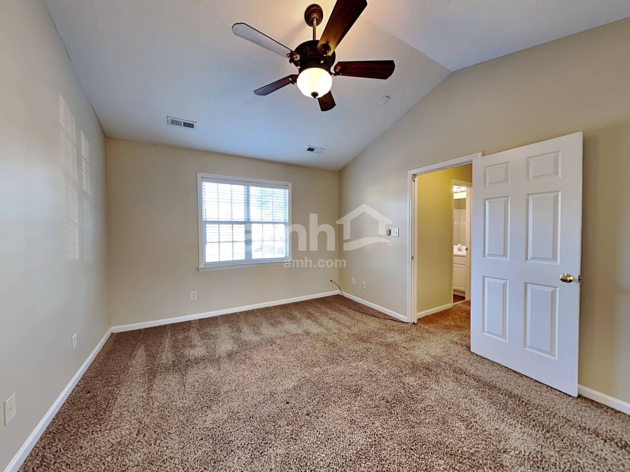Building Photo - 6425 Silver Spring Ct
