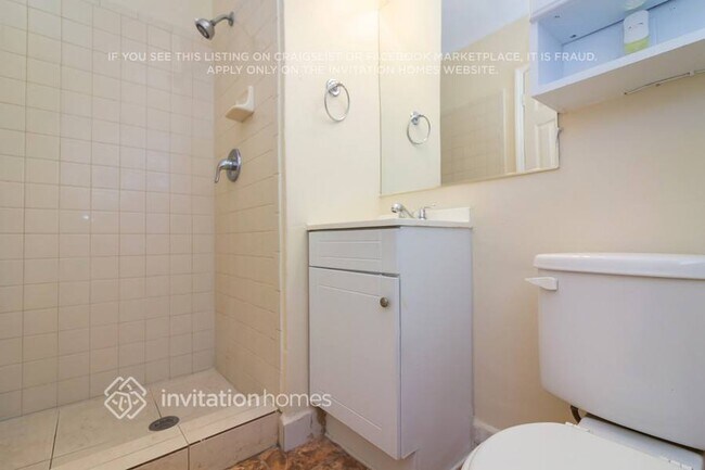 Building Photo - 5140 SW 6th Ct