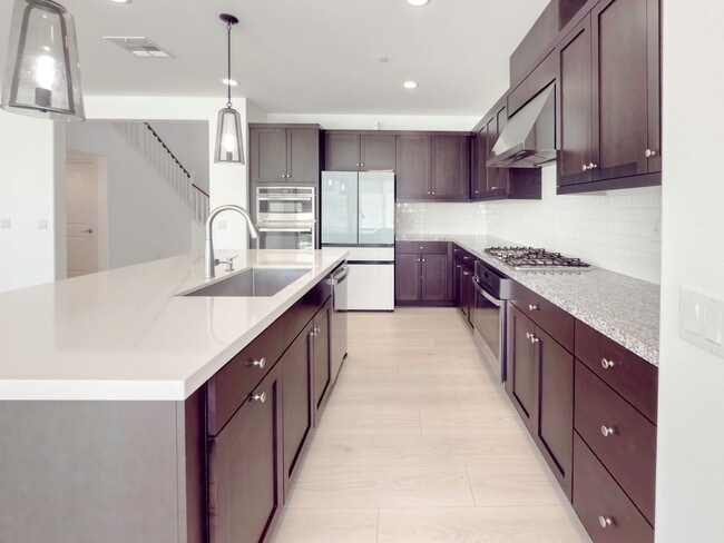 Building Photo - Newer Construction, Exquisite 4 Bedroom + ...